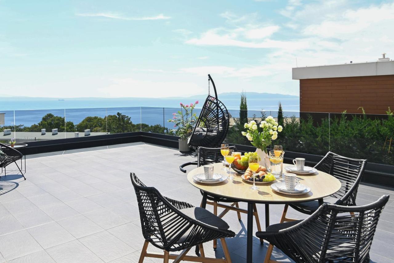 Sea View Deluxe Apartment Rijeka Exterior photo