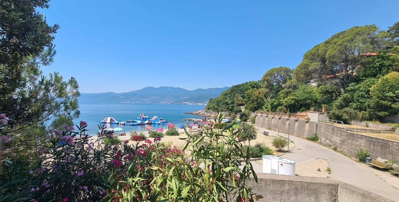 Sea View Deluxe Apartment Rijeka Exterior photo